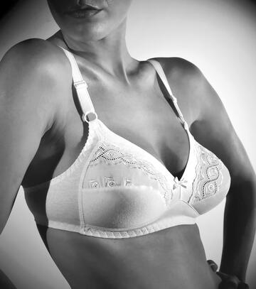 Reggiseno Gios 301: Cotone e Ricamo Sangallo
