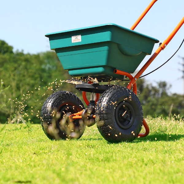 Carrello Concimatore Verde 20 Litri: Distribuzione Facile per il Giardino