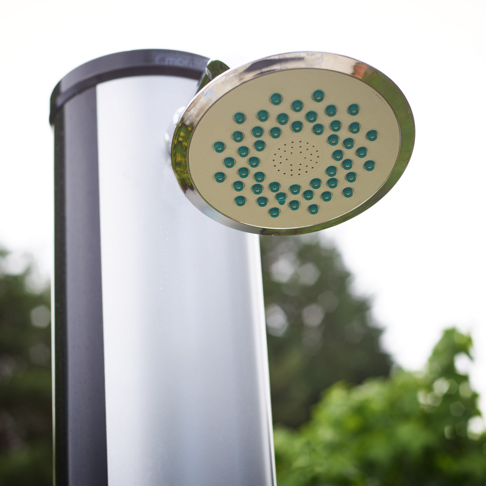 Doccia Solare da Giardino 60°C + Rubinetto Lavapiedi - Risparmio Energetico